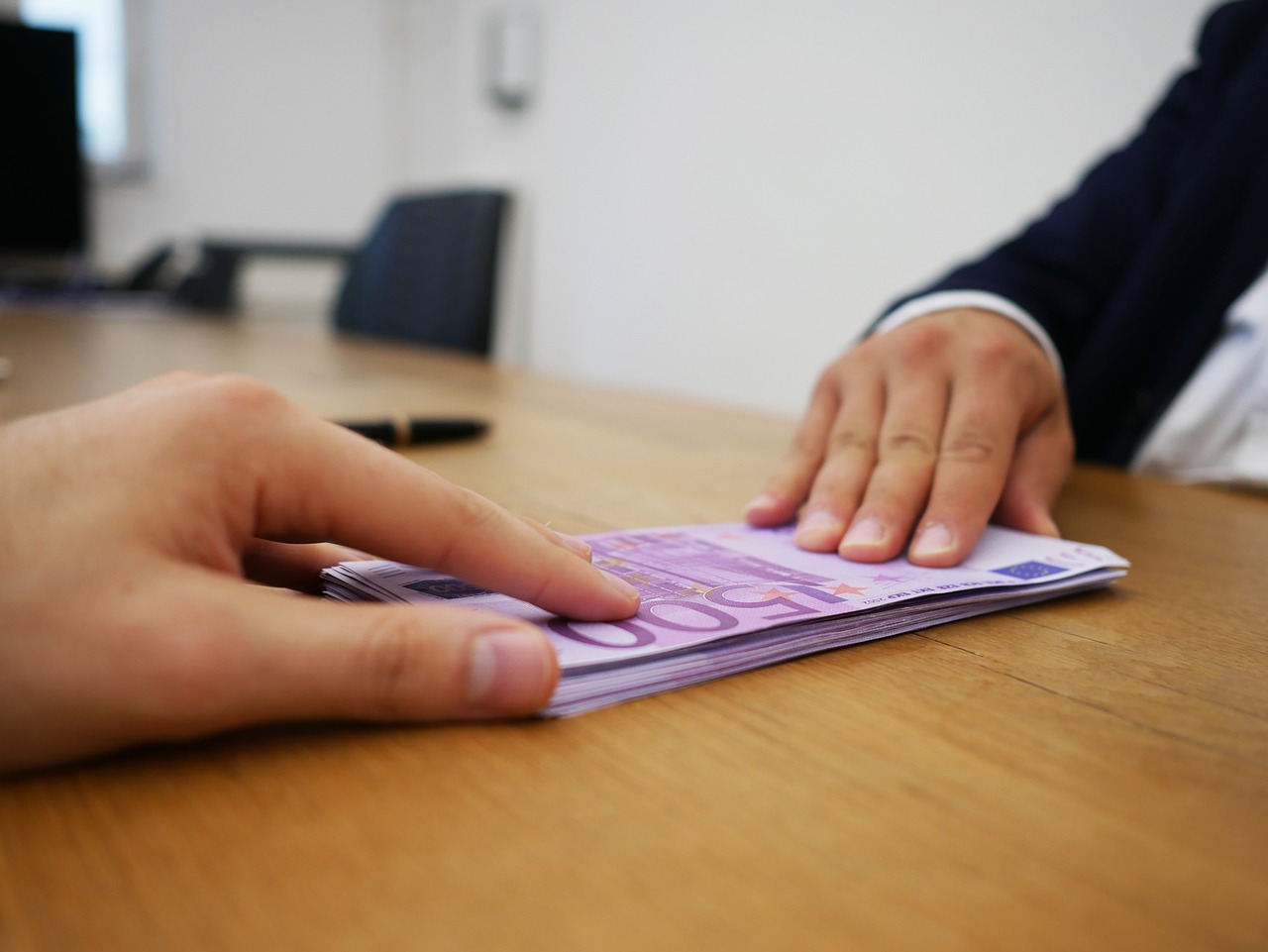 Assistenza a familiare non autosufficiente: guida alla richiesta dei 3600 euro della Legge 104.