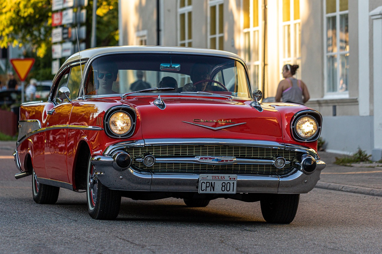 Immagine che illustra i requisiti per l'esenzione del bollo auto per i settantenni nel 2026.