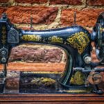 Macchina da cucire Singer del 1970, in ottime condizioni, simbolo di artigianato vintage.