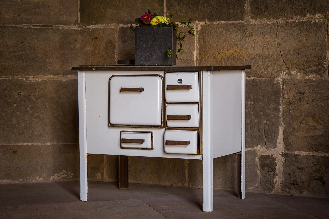 Immagine di una stufa moderna, simbolo del bonus di 8000 euro per sostituzioni nel 2025.